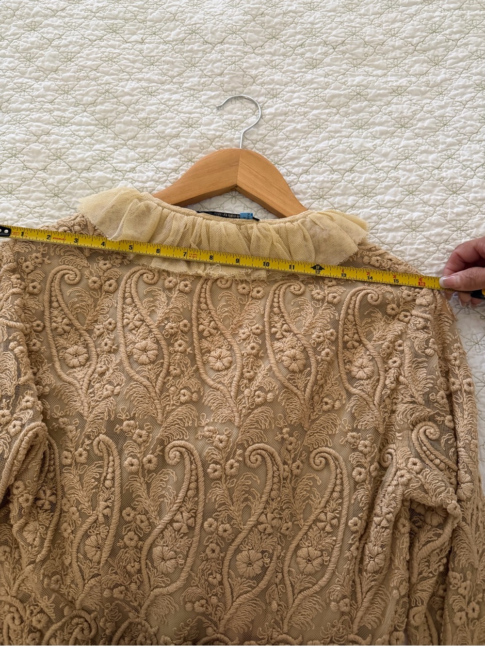 Ralph Lauren Women’s Ruffled V-Neck Lace Blouse in Cream - Picture 4 of 6